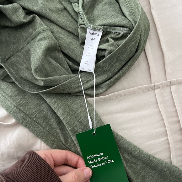 Green Long Sleeve Ruched Top - Picture 4 of 4